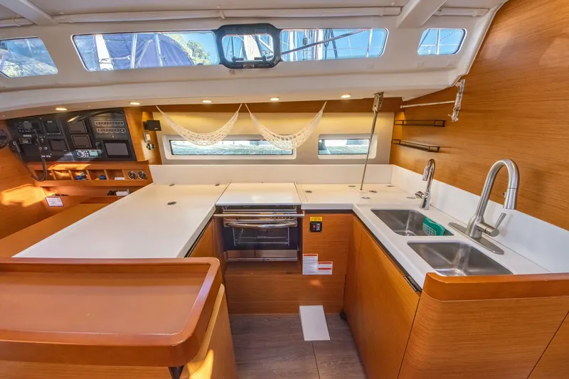 Slide: The Image of Jeanneau Sun Odyssey 440 2022 - 30