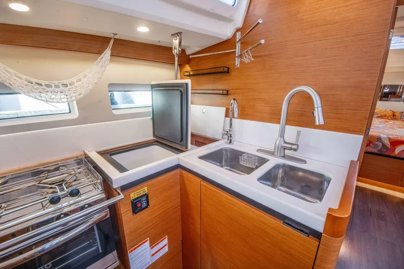 Slide: The Image of Jeanneau Sun Odyssey 440 2022 - 34