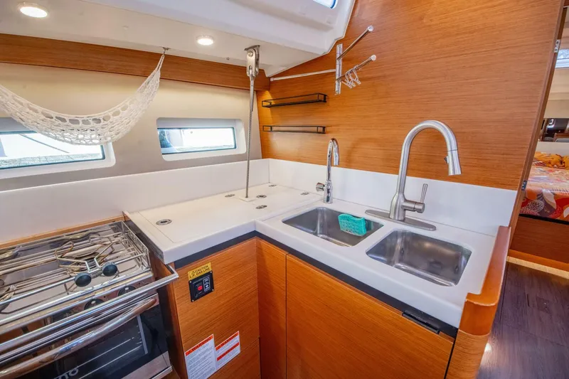 Slide: The Image of Jeanneau Sun Odyssey 440 2022 - 35
