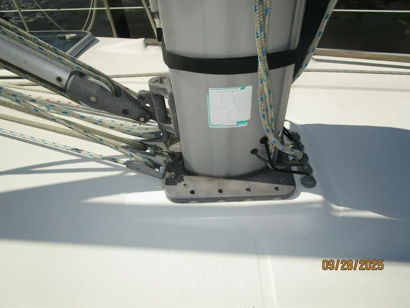 Slide: The Image of Beneteau Oceanis 381 1998 - 14