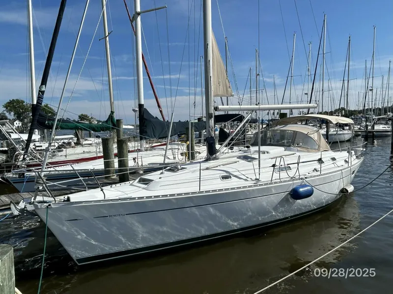 Slide: The Image of Beneteau Oceanis 381 1998 - 2