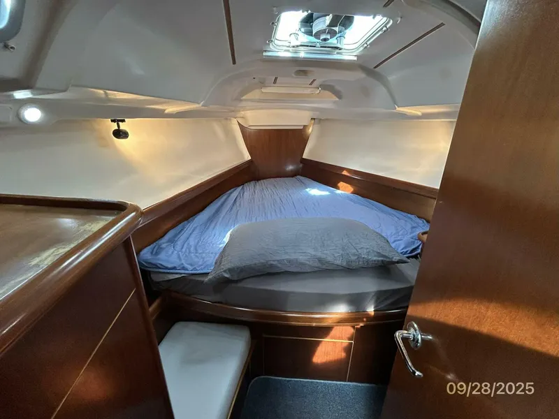 Slide: The Image of Beneteau Oceanis 381 1998 - 46