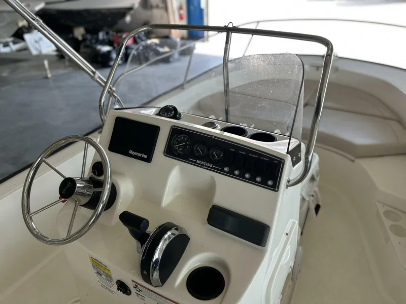 Slide: The Image of Boston Whaler 2020 - 10