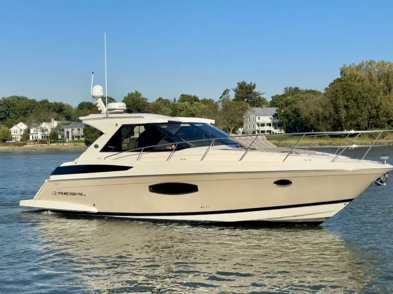 The Image of Regal 42 Sport Coupe 2018 - 0