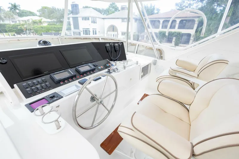 Slide: The Image of Ocean Alexander Raised Pilothouse Flybridge Sedan 2005 - 24