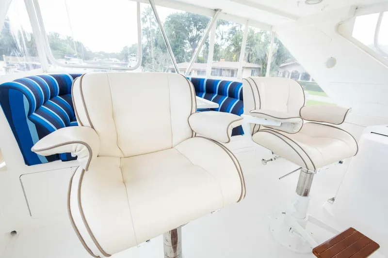 Slide: The Image of Ocean Alexander Raised Pilothouse Flybridge Sedan 2005 - 27