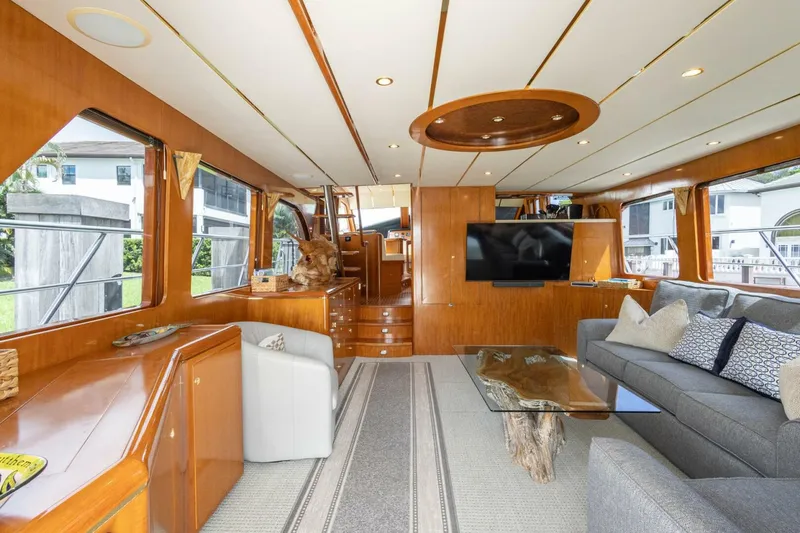 Slide: The Image of Ocean Alexander Raised Pilothouse Flybridge Sedan 2005 - 3