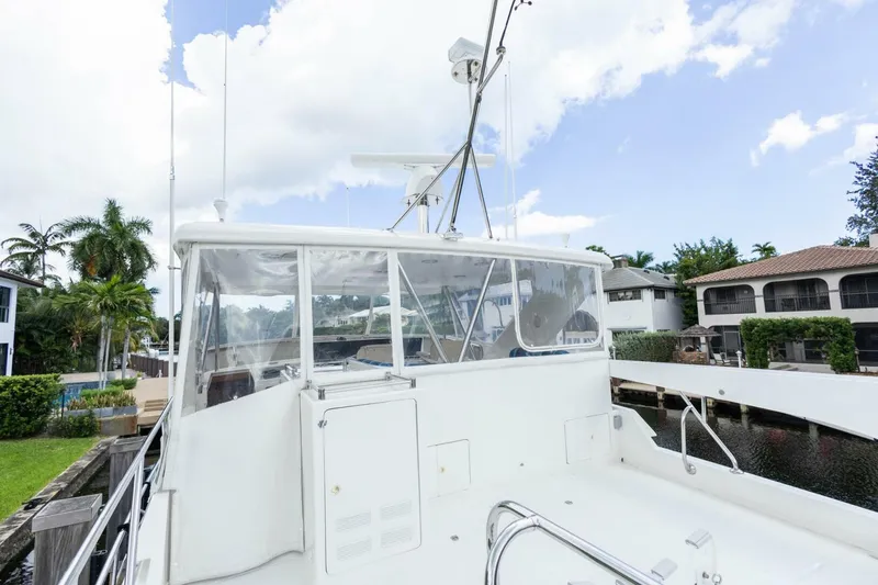 Slide: The Image of Ocean Alexander Raised Pilothouse Flybridge Sedan 2005 - 32