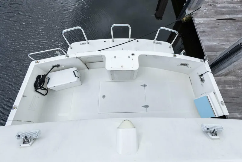 Slide: The Image of Ocean Alexander Raised Pilothouse Flybridge Sedan 2005 - 33