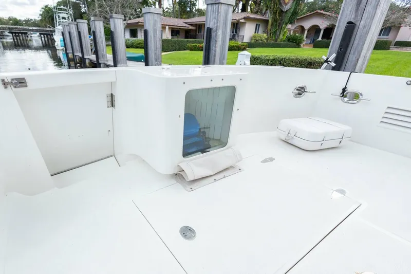 Slide: The Image of Ocean Alexander Raised Pilothouse Flybridge Sedan 2005 - 38