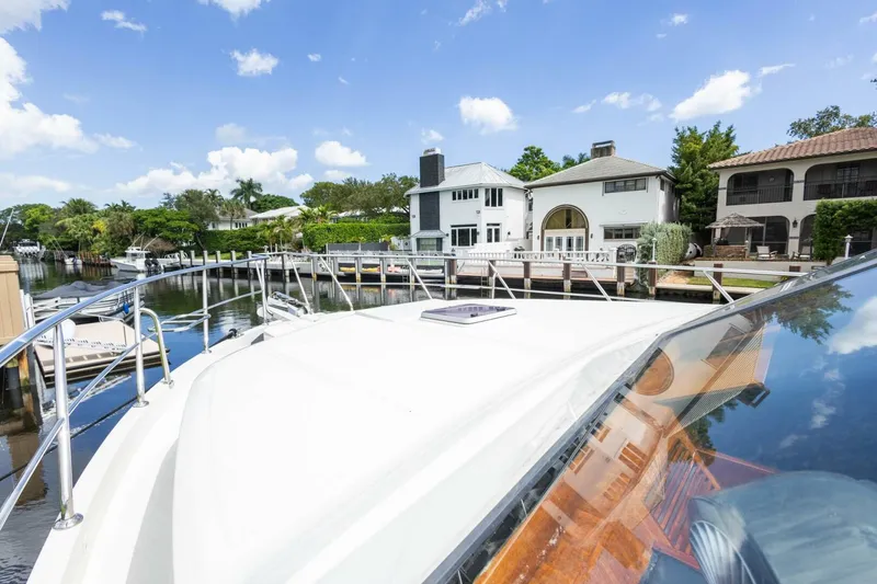 Slide: The Image of Ocean Alexander Raised Pilothouse Flybridge Sedan 2005 - 42