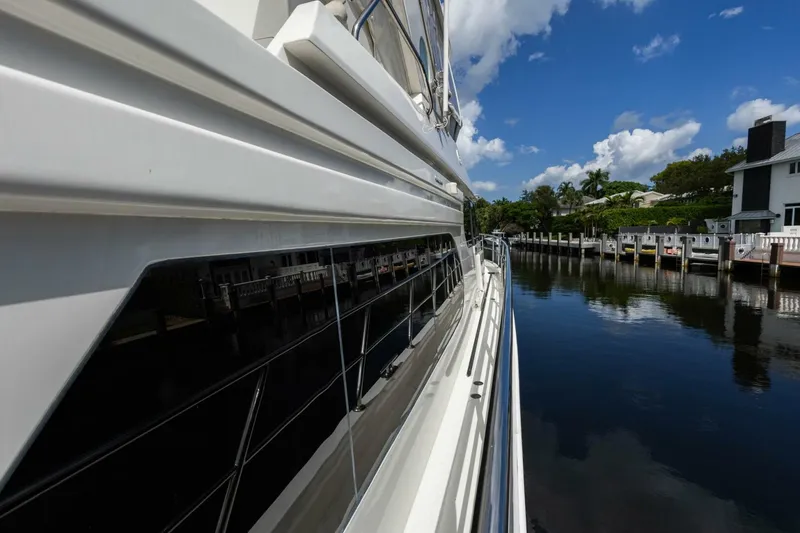 Slide: The Image of Ocean Alexander Raised Pilothouse Flybridge Sedan 2005 - 45