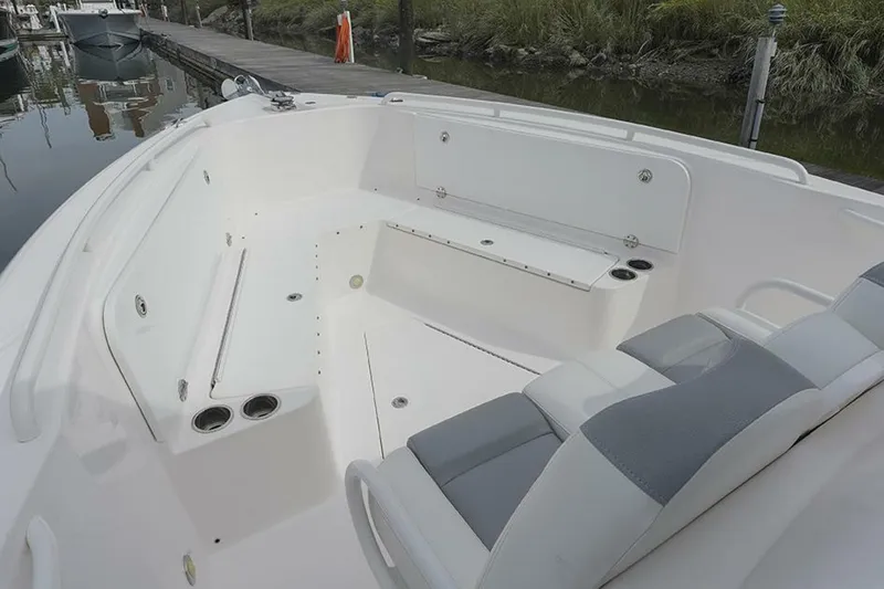 Slide: The Image of Everglades 295 Center Console 2015 - 25