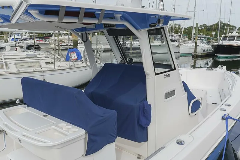 Slide: The Image of Everglades 295 Center Console 2015 - 32