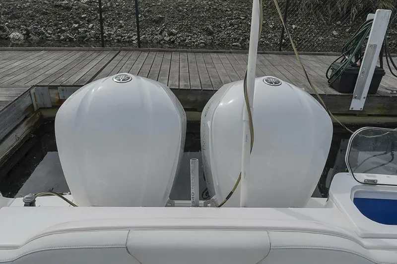 Slide: The Image of Everglades 295 Center Console 2015 - 7