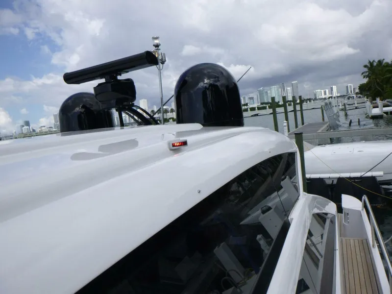 Slide: The Image of Pershing 62 2020 - 24