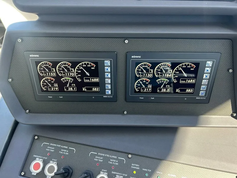 Slide: The Image of Pershing 62 2020 - 28