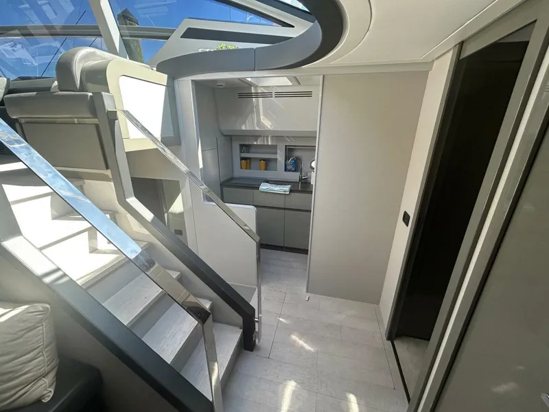 Slide: The Image of Pershing 62 2020 - 3