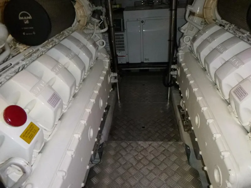 Slide: The Image of Pershing 62 2020 - 56
