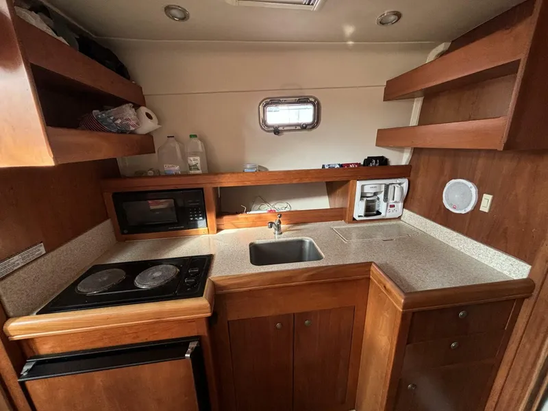Slide: The Image of Mainship Pilot 34 Rum Runner II 2005 - 19