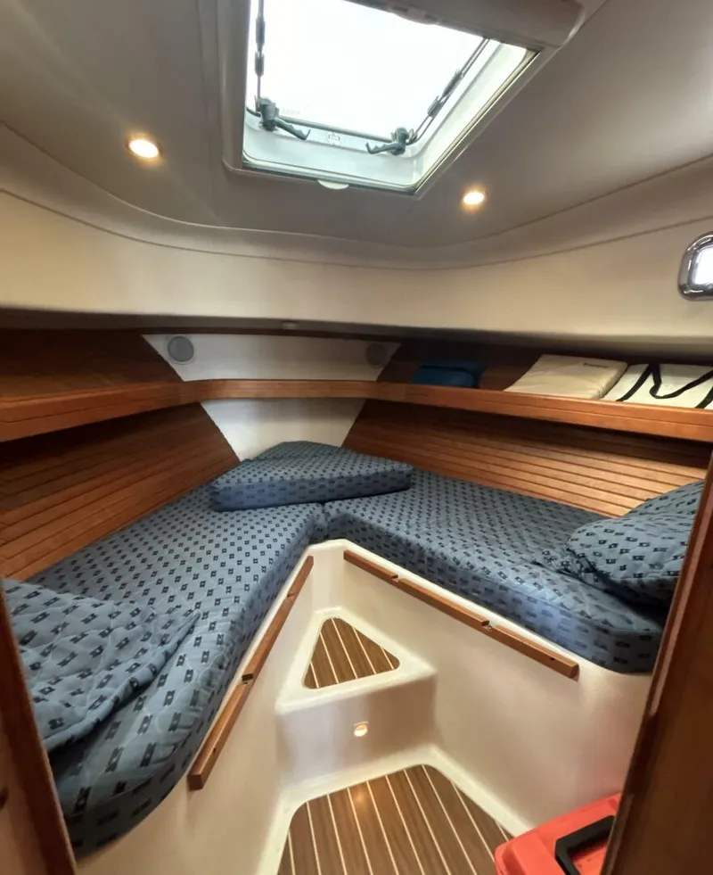 Slide: The Image of Mainship Pilot 34 Rum Runner II 2005 - 22