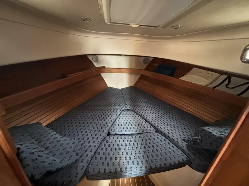 Slide: The Image of Mainship Pilot 34 Rum Runner II 2005 - 23