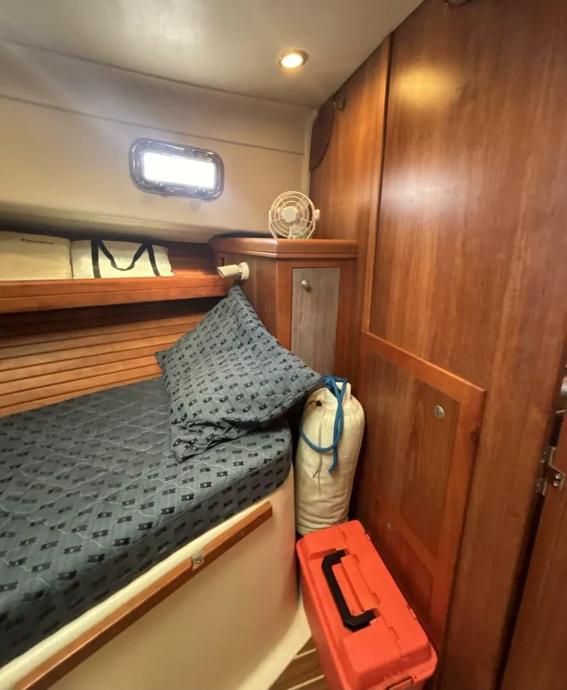Slide: The Image of Mainship Pilot 34 Rum Runner II 2005 - 25