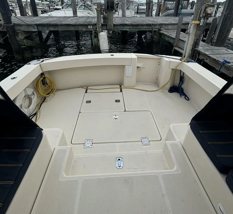 Slide: The Image of Mainship Pilot 34 Rum Runner II 2005 - 9
