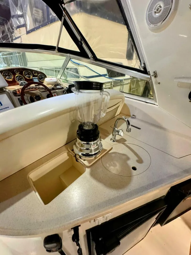 Slide: The Image of Rinker 342 Fiesta Vee 2002 - 14