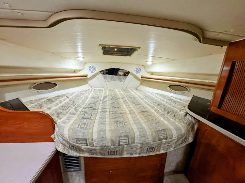Slide: The Image of Rinker 342 Fiesta Vee 2002 - 25