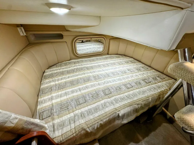 Slide: The Image of Rinker 342 Fiesta Vee 2002 - 27