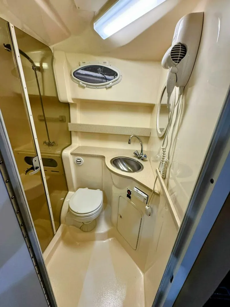 Slide: The Image of Rinker 342 Fiesta Vee 2002 - 29