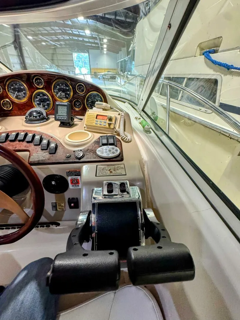 Slide: The Image of Rinker 342 Fiesta Vee 2002 - 8