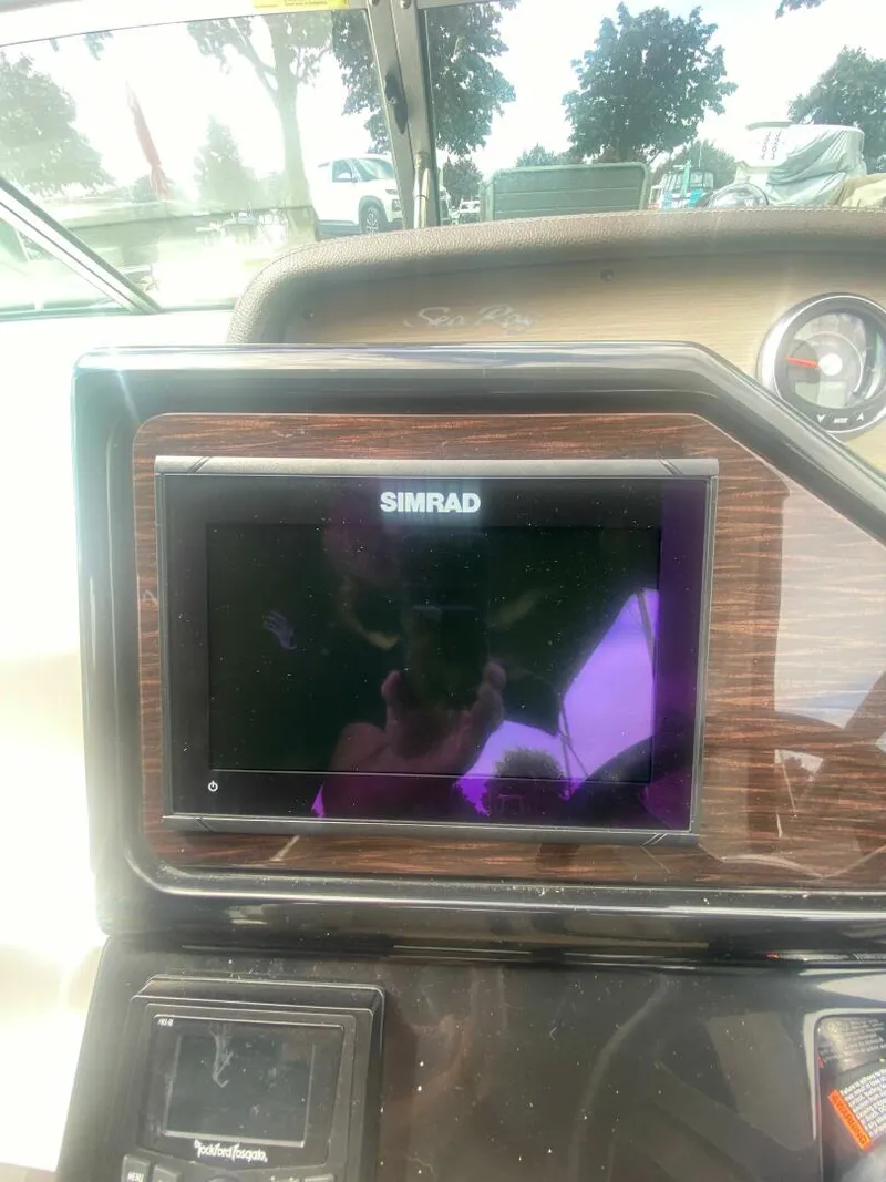 Slide: The Image of Sea Ray 260 Sundancer 2018 - 23