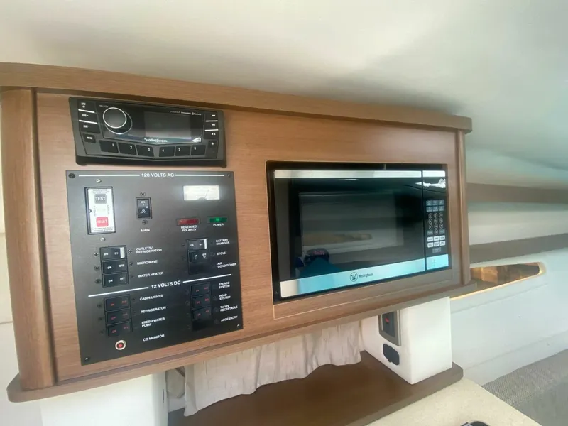 Slide: The Image of Sea Ray 260 Sundancer 2018 - 27