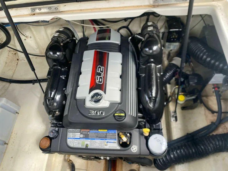 Slide: The Image of Sea Ray 260 Sundancer 2018 - 34
