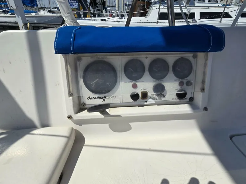 Slide: The Image of Catalina Tall Rig 1986 - 18