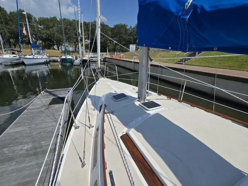 Slide: The Image of Catalina Tall Rig 1986 - 19