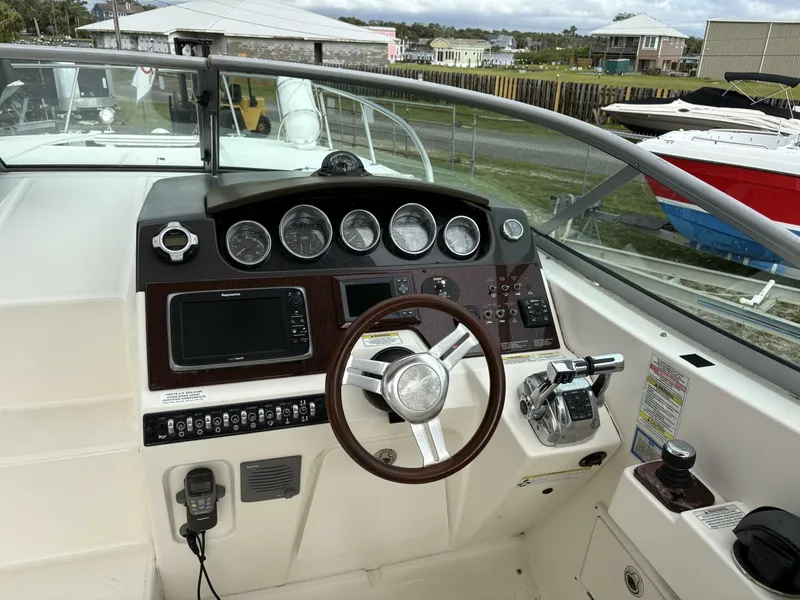 Slide: The Image of Sea Ray 310 Sundancer 2012 - 11