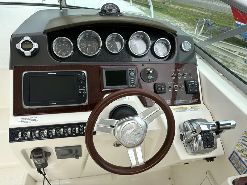 Slide: The Image of Sea Ray 310 Sundancer 2012 - 12