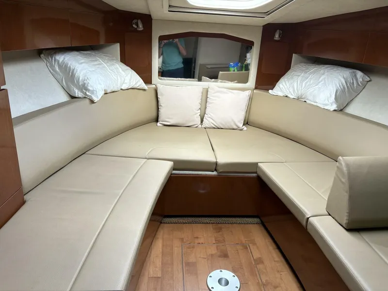 Slide: The Image of Sea Ray 310 Sundancer 2012 - 21