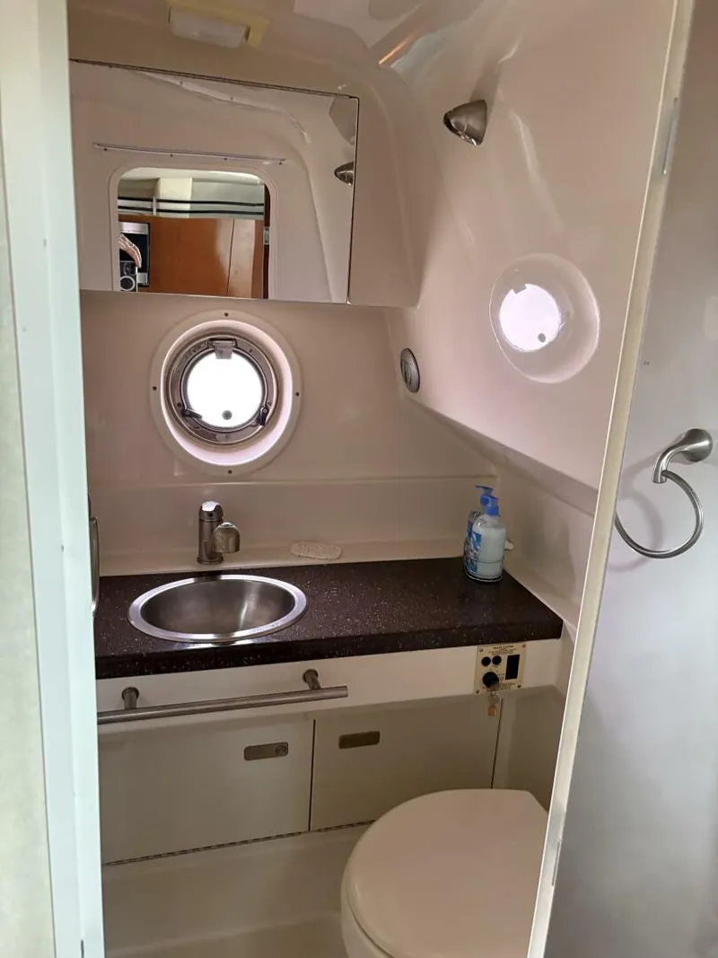 Slide: The Image of Sea Ray 310 Sundancer 2012 - 36