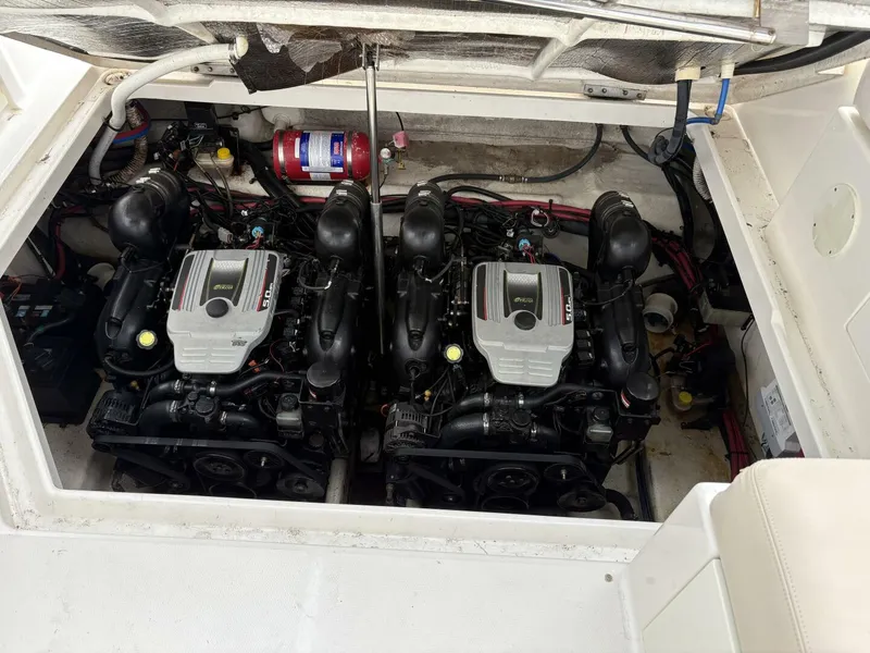 Slide: The Image of Sea Ray 310 Sundancer 2012 - 37
