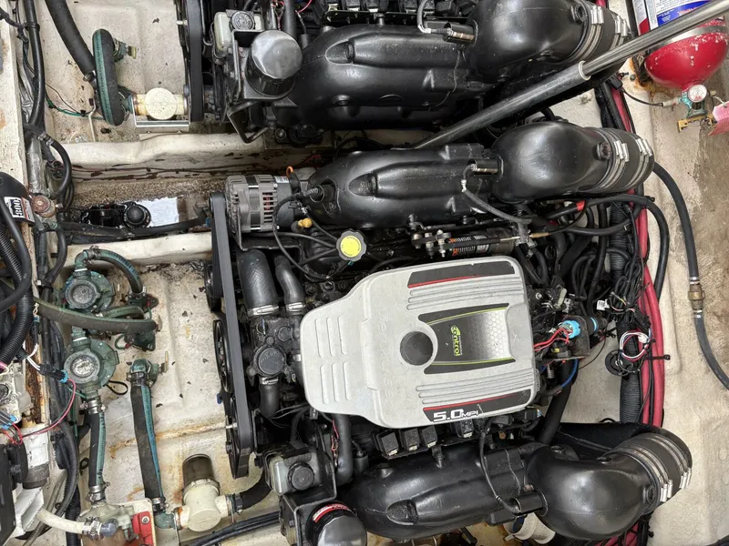 Slide: The Image of Sea Ray 310 Sundancer 2012 - 39