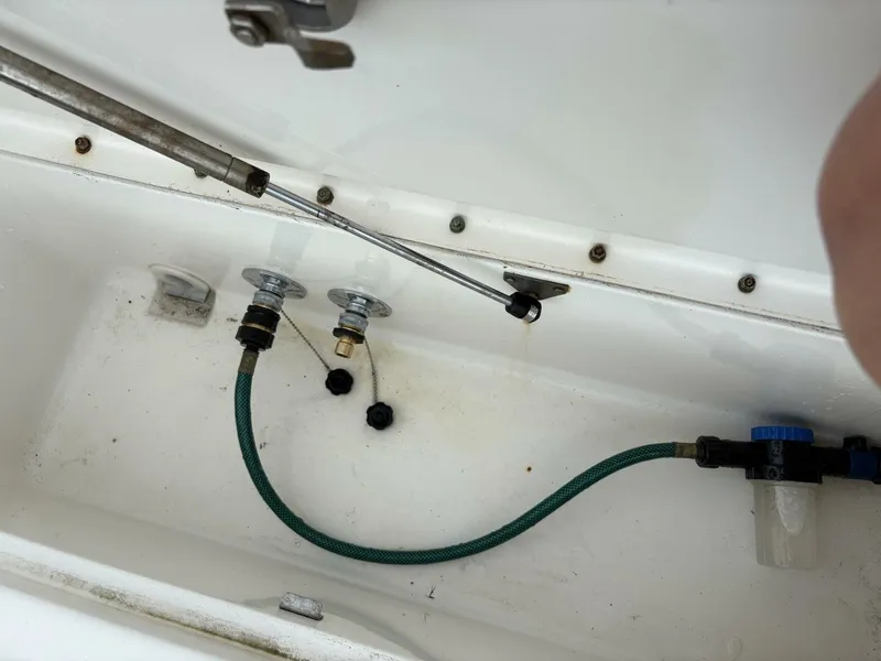 Slide: The Image of Sea Ray 310 Sundancer 2012 - 47