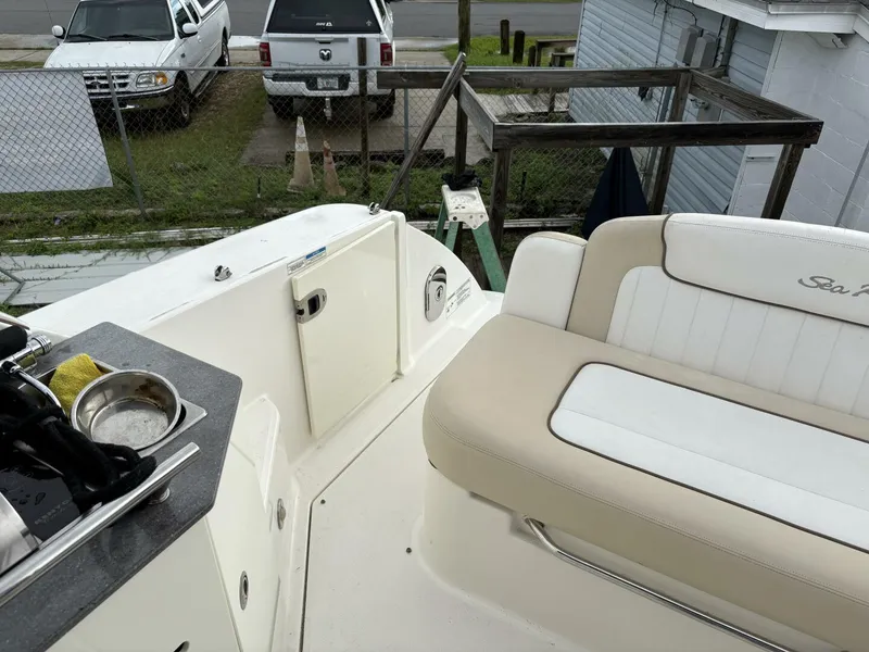 Slide: The Image of Sea Ray 310 Sundancer 2012 - 8