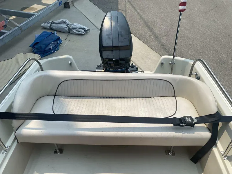 Slide: The Image of Boston Whaler 17 Montauk 1981 - 19
