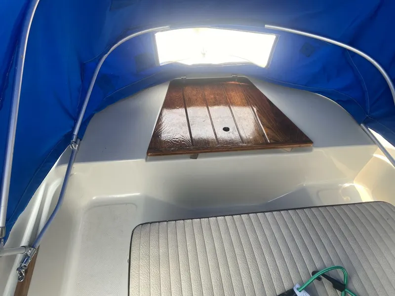 Slide: The Image of Boston Whaler 17 Montauk 1981 - 9