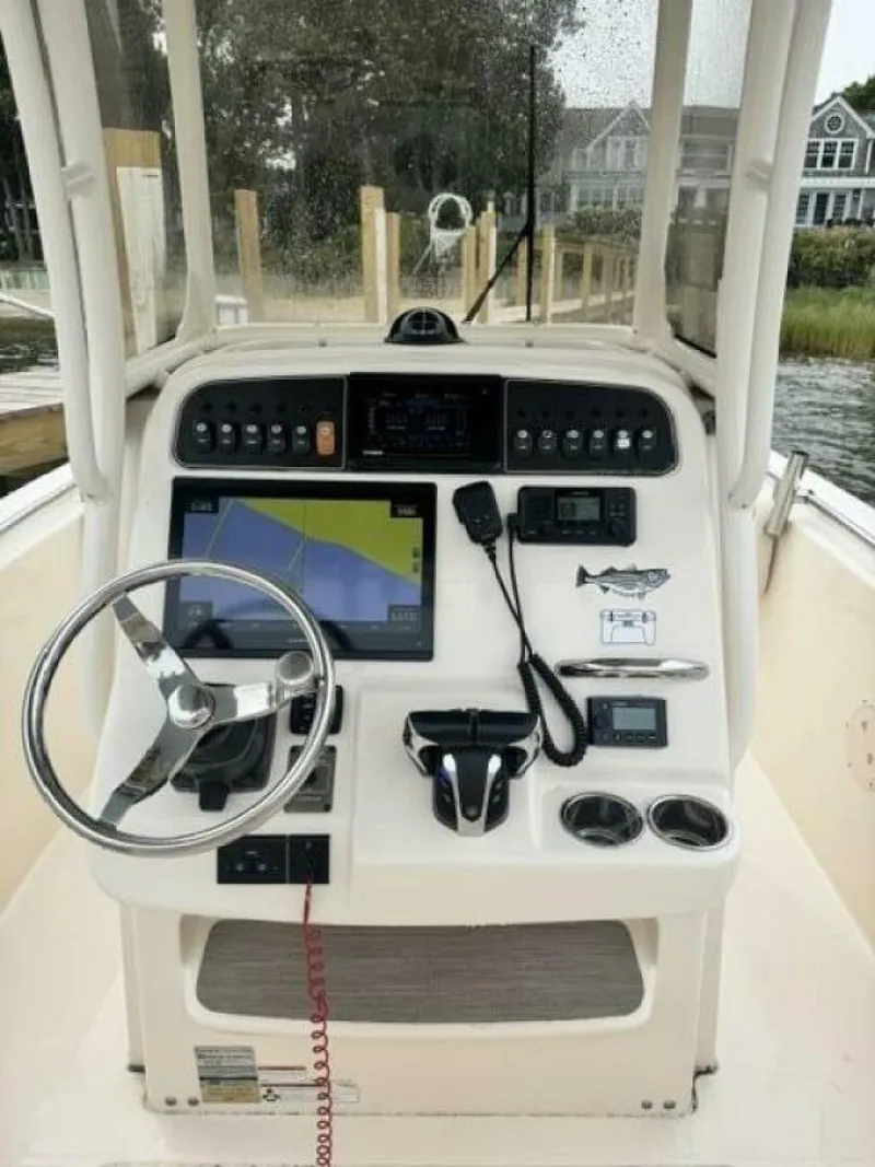 Slide: The Image of Grady-White 257 Fisherman 2021 - 10