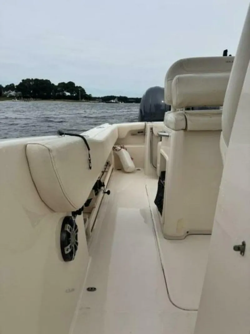 Slide: The Image of Grady-White 257 Fisherman 2021 - 11